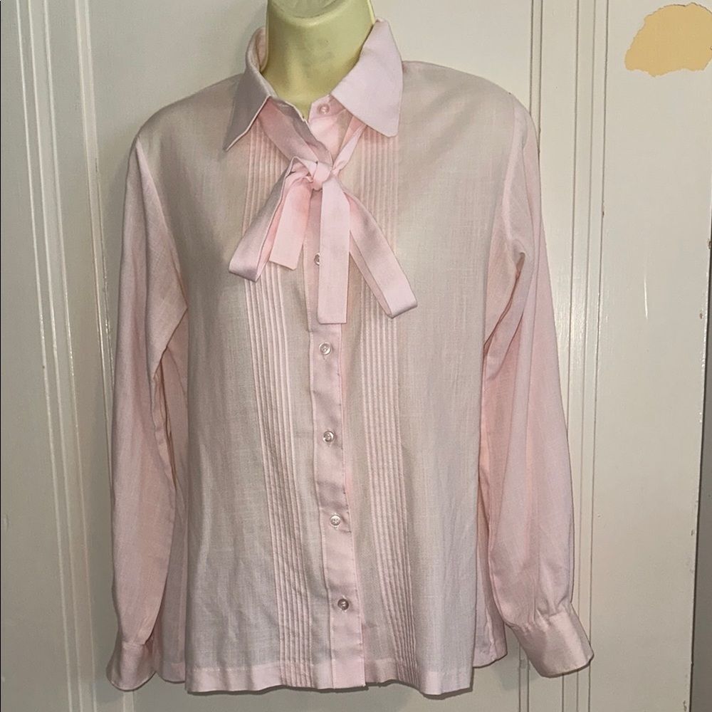 Vtg 70s Panther‎ Light Pink Polyester/Rayon Button-Up Shirt/Removable Bow Tie